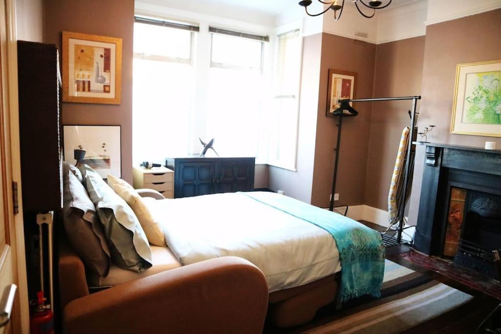 Modern Private Studio Apartment *